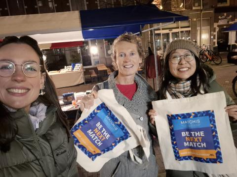 Amber, Huyen en Inge tijdens de Winterwandeling in Den Haag